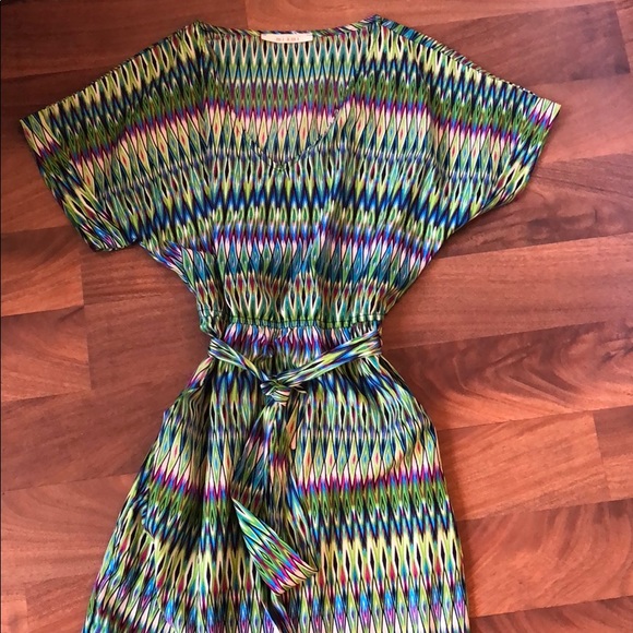 Patterned Dress - Picture 1 of 3